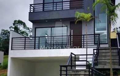 Imagem: A casa em condomínio possui 3 Dormitórios, 3 Banheiros, 4