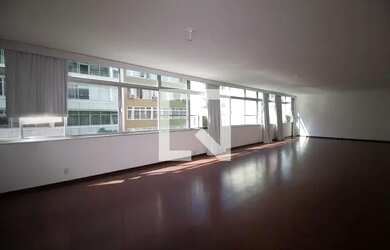 Imagem: O apartamento possui 2 Dormitórios, 3 Banheiros, 1 Vaga na