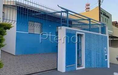 Imagem: A casa possui 3 Dormitórios, 1 Banheiro, 3 Vagas na garagem