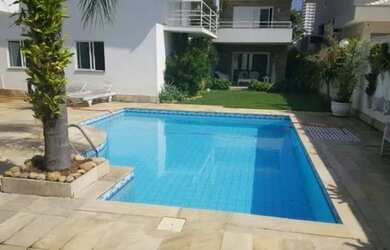 Imagem: A casa em condomínio possui 4 Dormitórios, 5 Banheiros, 4