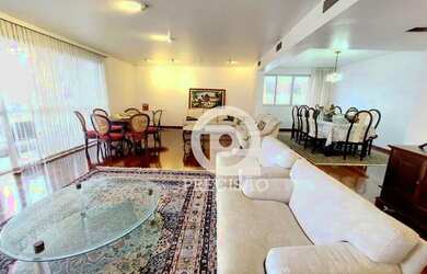 Imagem: O apartamento possui 4 Dormitórios, 1 Banheiro, 4 Vagas na