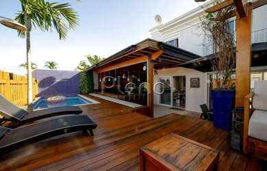 Imagem: A casa em condomínio possui 4 Dormitórios, 4 Banheiros, 4