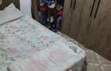 Imagem: A casa possui 2 Dormitórios, 1 Banheiro, Varanda e está localizado