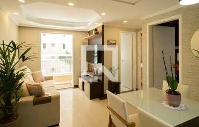 Imagem: O apartamento possui 2 Dormitórios, 1 Banheiro, 1 Vaga na garagem