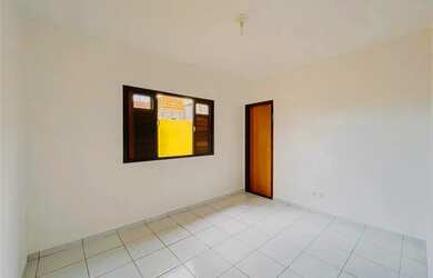 Imagem: A casa possui 3 Dormitórios, 3 Banheiros, 3 Vagas na garagem