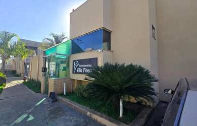 Imagem: A casa em condomínio possui 3 Dormitórios, 4 Banheiros, 2