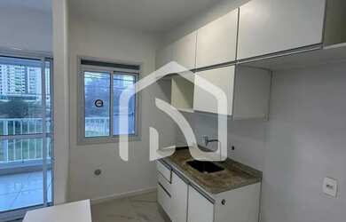 Imagem: O apartamento possui 2 Dormitórios, 2 Banheiros, 2 Vagas na