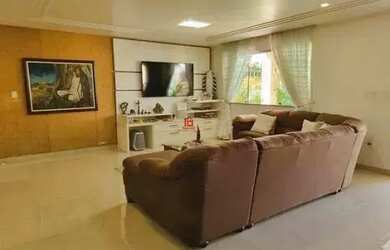 Imagem 4: Condomínio Aristocrático, Casa Duplex com 5 Suítes + Escritórios, Espaço Gourmet, Piscina