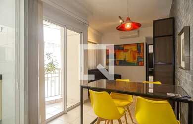 Imagem: O apartamento possui 1 Dormitório, 1 Banheiro, 1 Vaga na garagem