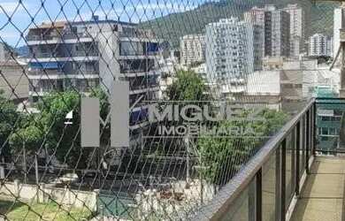 Imagem: O apartamento possui 4 Dormitórios, 2 Banheiros, 3 Vagas na