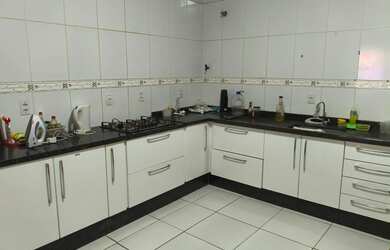 Imagem 8: Casa em quadra central. Piscina, Churrasqueira, VarandaeGuarda roupa