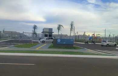 Imagem: A casa em condomínio possui 2 Dormitórios, 1 Banheiro, 2 Vagas