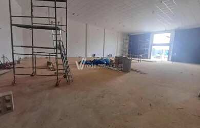 Imagem: O depósito possui 5 Vagas na garagem, 360m² de Área e está