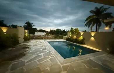 Imagem: A casa em condomínio possui 5 Dormitórios, 5 Banheiros, 2