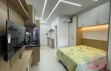 Imagem: O studio possui 1 Dormitório, 1 Banheiro, 27m² de Área e