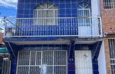 Imagem: A casa possui 4 Dormitórios, 4 Banheiros, 1 Vaga na garagem