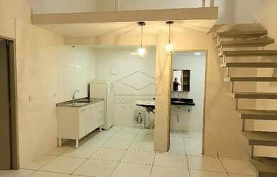 Imagem: A casa possui 2 Dormitórios, 1 Banheiro, 1 Vaga na garagem