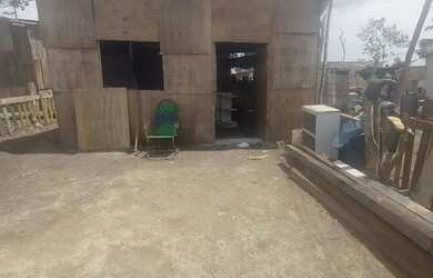 Imagem: A casa possui 2 Dormitórios, 1 Banheiro e está localizado