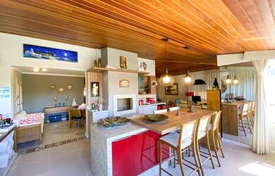 Imagem: O apartamento possui 3 Dormitórios, 2 Banheiros, 2 Vagas na