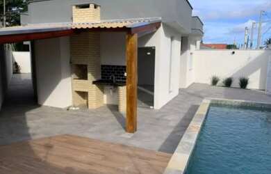 Imagem: A casa possui 2 Dormitórios, 2 Banheiros, 1 Vaga na garagem