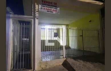 Imagem: A casa possui 2 Dormitórios, 1 Banheiro, 1 Vaga na garagem