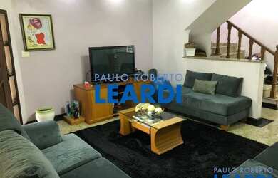 Imagem: A casa possui 3 Dormitórios, 4 Banheiros, 2 Vagas na garagem