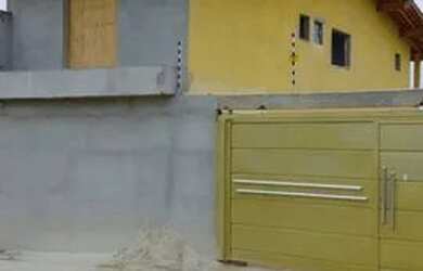 Imagem: A casa possui 3 Dormitórios, 5 Banheiros, 3 Vagas na garagem