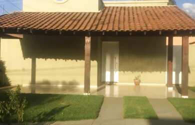 Imagem: A casa em condomínio possui 3 Dormitórios, 2 Banheiros, 2