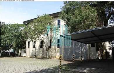 Imagem: O depósito possui 5 Vagas na garagem, 2.194m² de Área e