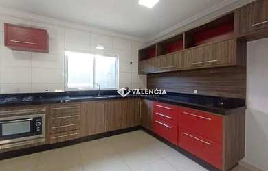 Imagem 1: Sobrado Semi Mobiliado para Alugar por R$2.400.00 na Rua Aluizio Azevedo 559 no Alto Alegr