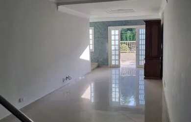 Imagem: A casa à venda possui 3 Dormitórios, 5 Banheiros, 2 Vagas