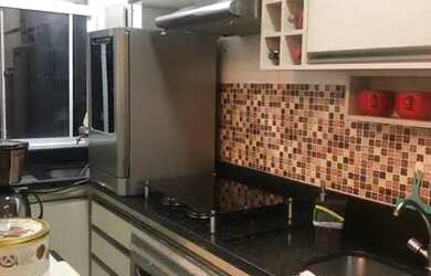 Imagem: O apartamento possui 2 Dormitórios, 1 Banheiro, 1 Vaga na garagem