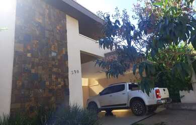 Imagem: A casa em condomínio possui 3 Dormitórios, 5 Banheiros, 4