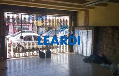 Imagem: A casa possui 3 Dormitórios, 5 Banheiros, 2 Vagas na garagem