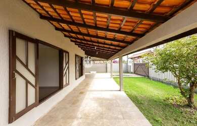 Imagem: A casa possui 5 Dormitórios, 5 Banheiros, 2 Vagas na garagem