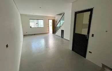 Imagem: A casa possui 2 Dormitórios, 4 Banheiros, 2 Vagas na garagem