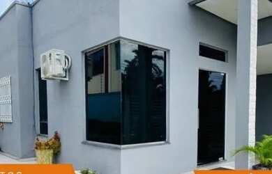 Imagem: A casa em condomínio à venda possui 3 Dormitórios, 2 Banheiros