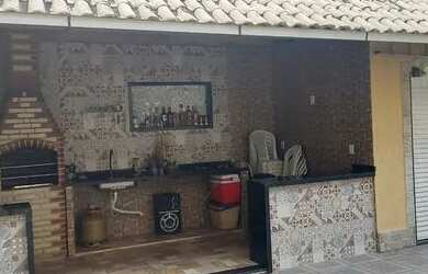 Imagem: A casa em condomínio possui 4 Dormitórios, 2 Banheiros, 1