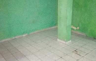 Imagem: A casa possui 1 Dormitório, 1 Banheiro, 1 Vaga na garagem