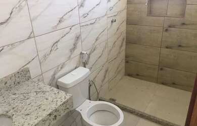 Imagem: A casa possui 2 Dormitórios, 3 Banheiros, 1 Vaga na garagem