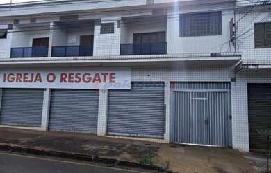 Imagem: O apartamento possui 3 Dormitórios, 1 Banheiro, 1 Vaga na garagem