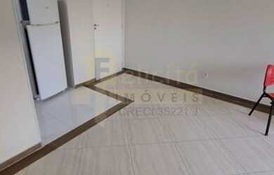 Imagem: O apartamento possui 3 Dormitórios, 1 Banheiro, 1 Vaga na garagem