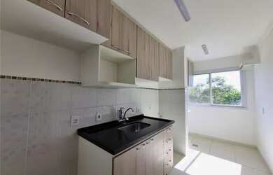 Imagem: O apartamento possui 3 Dormitórios, 1 Banheiro, 1 Vaga na garagem