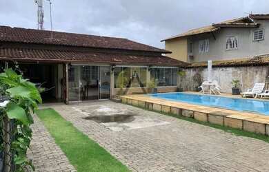 Imagem: A casa possui 5 Dormitórios, 4 Banheiros, 4 Vagas na garagem