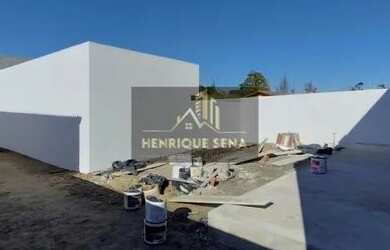 Imagem: A casa possui 2 Dormitórios, 2 Banheiros, 5 Vagas na garagem