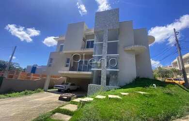 Imagem: A casa em condomínio possui 4 Dormitórios, 4 Banheiros, 4