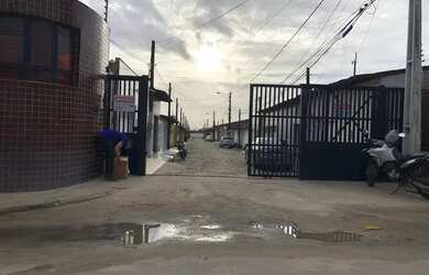 Imagem: A casa em condomínio possui 3 Dormitórios, 2 Banheiros, 2