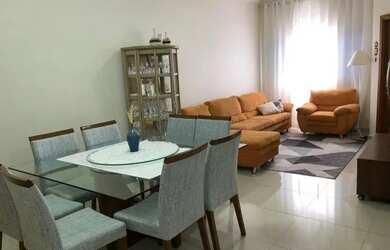 Imagem: A casa possui 2 Dormitórios, 3 Banheiros, 2 Vagas na garagem