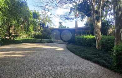 Imagem 2: Casa,Alto de Pinheiro. 1.800 m² Projeto assinado por Oscar Niemeyer