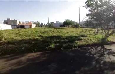 Imagem 1: Lote/Terreno para venda tem 300 metros quadrados em Novo Mundo - Uberlândia...